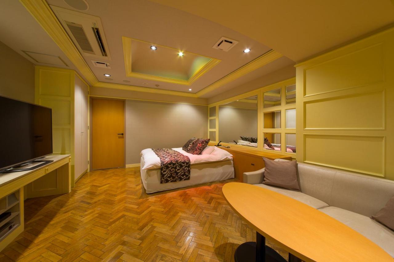 ホテル ベニ ウエスト 大人専用 Osaka Luaran gambar