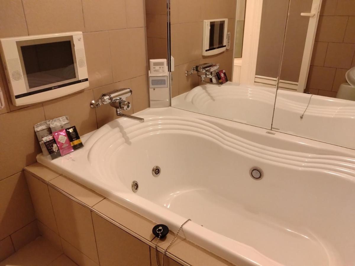 ホテル ベニ ウエスト 大人専用 Osaka Luaran gambar